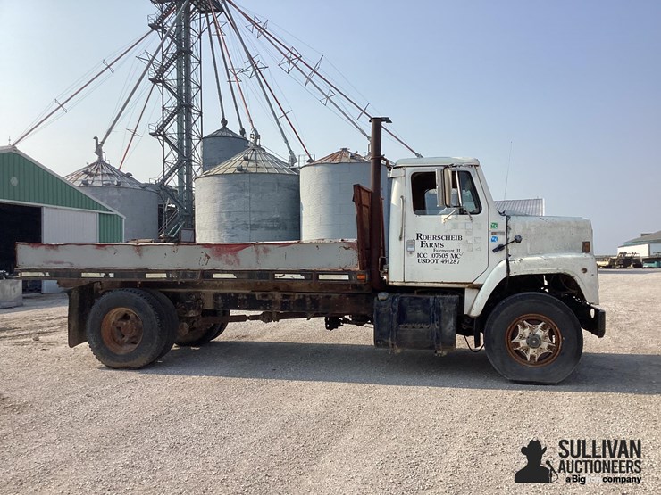 1980-international-2275-s/a-flatbed-truck-image-4