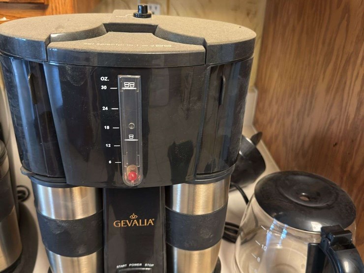 older-coffee-makers-image-2
