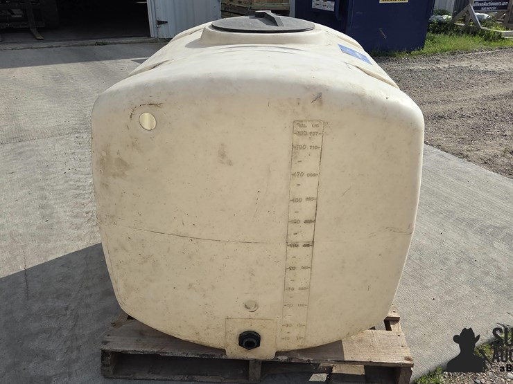 ace-roto-mold-200-gal-poly-tank-image-2