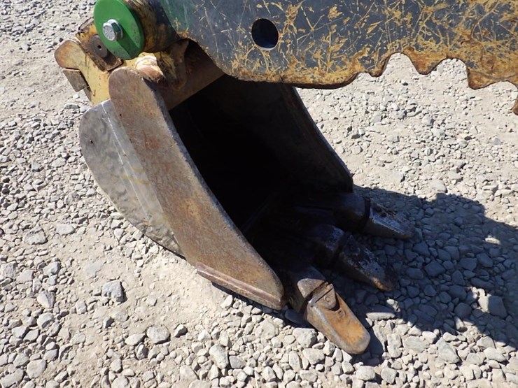 2019-deere-17g-image-7