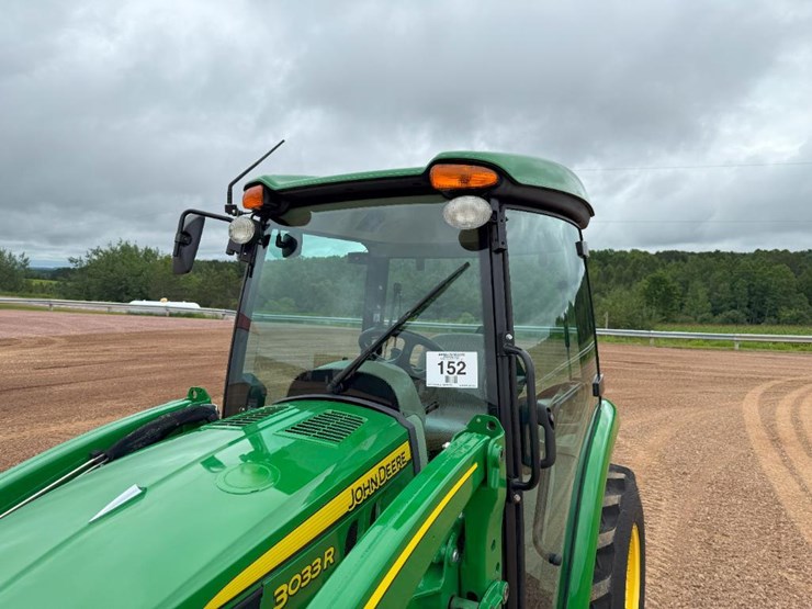 2020-john-deere-3033r-image-13