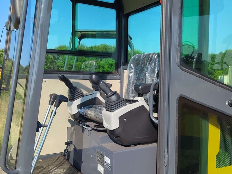 28-hp---cfg-industrial-mini-excavator-enclosed-cab---my50r---(2025)-image-12