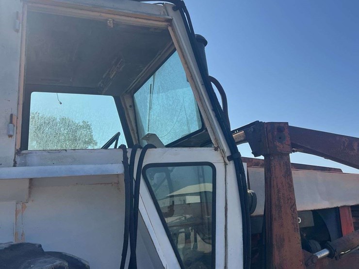case-451-cab-tractor-w/-loader-*inop-image-17