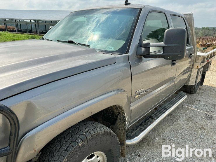 2006-chevrolet-2500hd-image-16