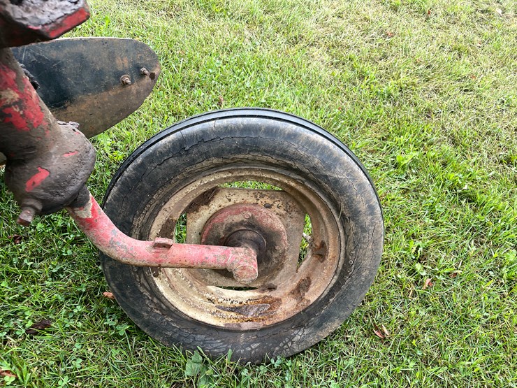 #7468-•-international-harvester-multi-bottom-plow-image-10