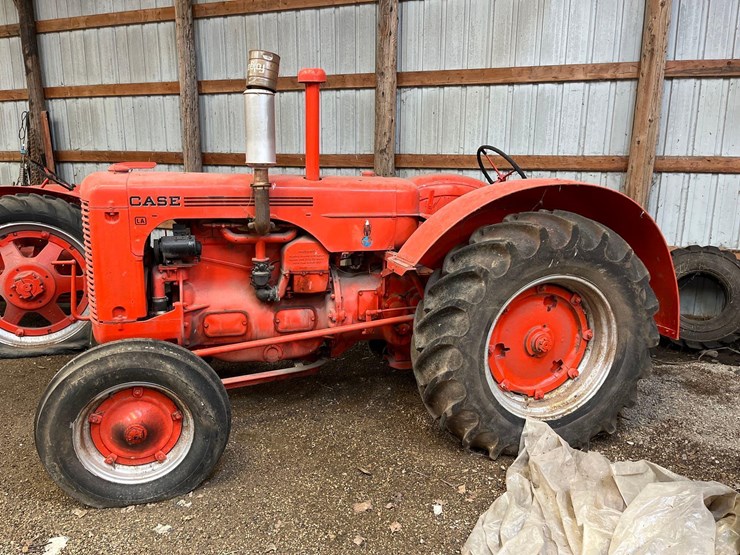 case-la-tractor-image-1