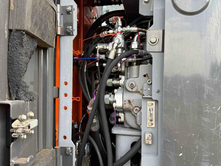 2017-hitachi-zx245us-lc-6-image-7
