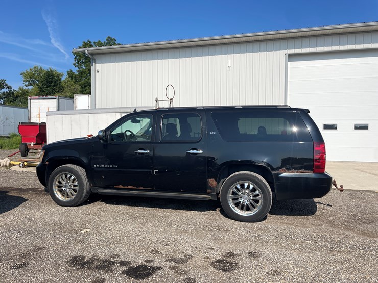 #6288-•-2008-chevy-suburban-(has-wi-title)-image-8