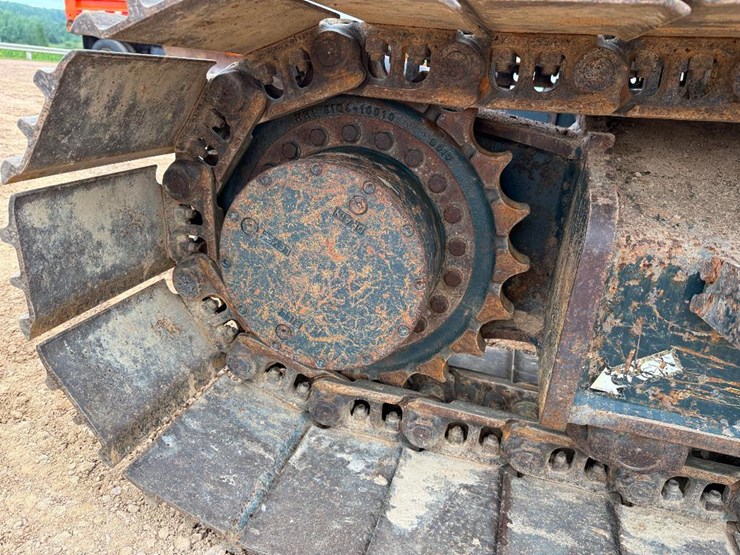 2013-hyundai-hx145-lcr-image-17