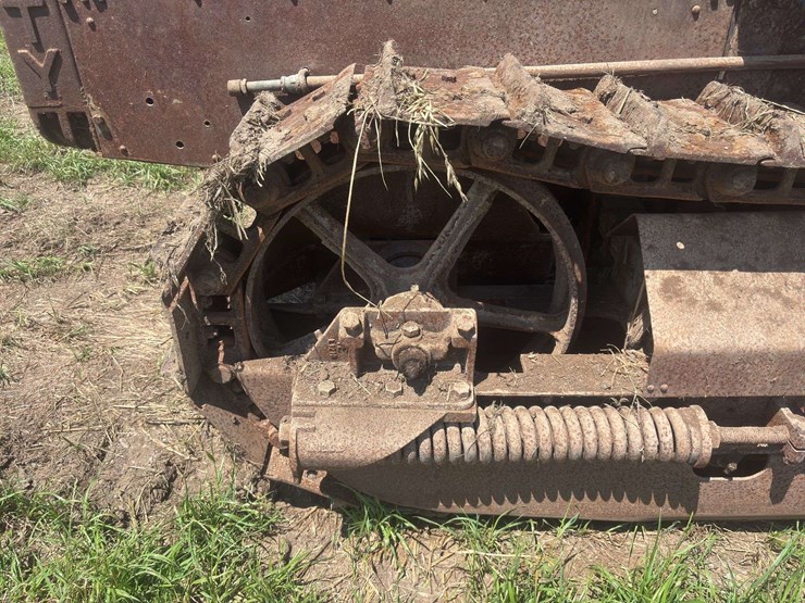 caterpillar-twenty-crawler-image-79