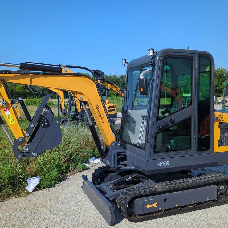 28 HP - CFG Industrial Mini Excavator Enclosed Cab - MY50R -(2025)