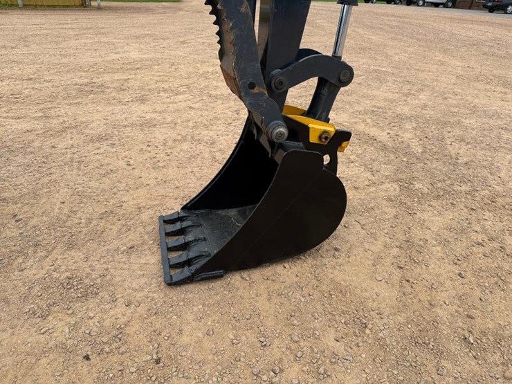 2021-deere-60g-image-34