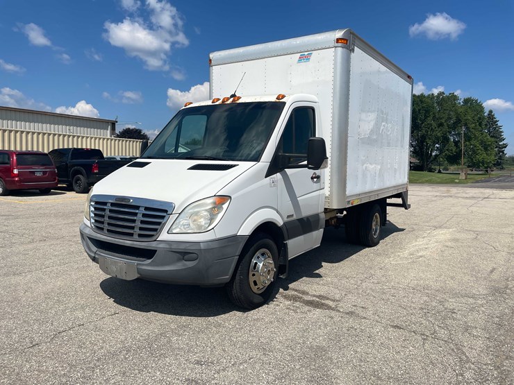 2011-freightliner-sprinter-3500-image-3