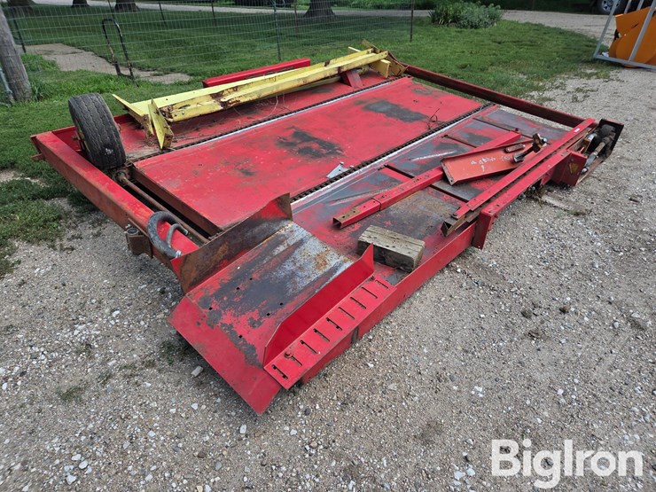 farmhand-1001-small-square-bale-accumulator-image-3