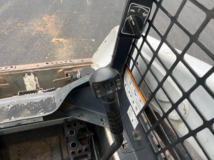 2019-bobcat-t590-image-15