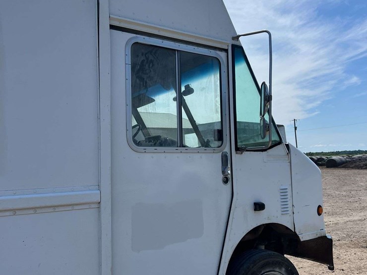 2000-freightliner-s/a-box-truck-image-18