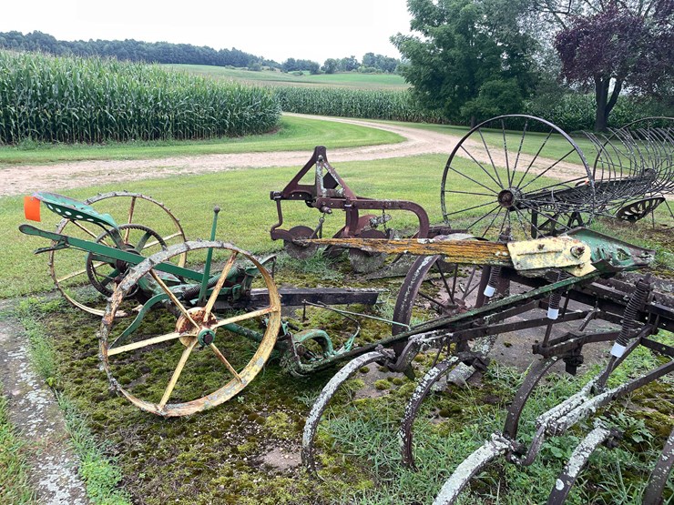 #7491-•-antique-john-deere-mower-image-4