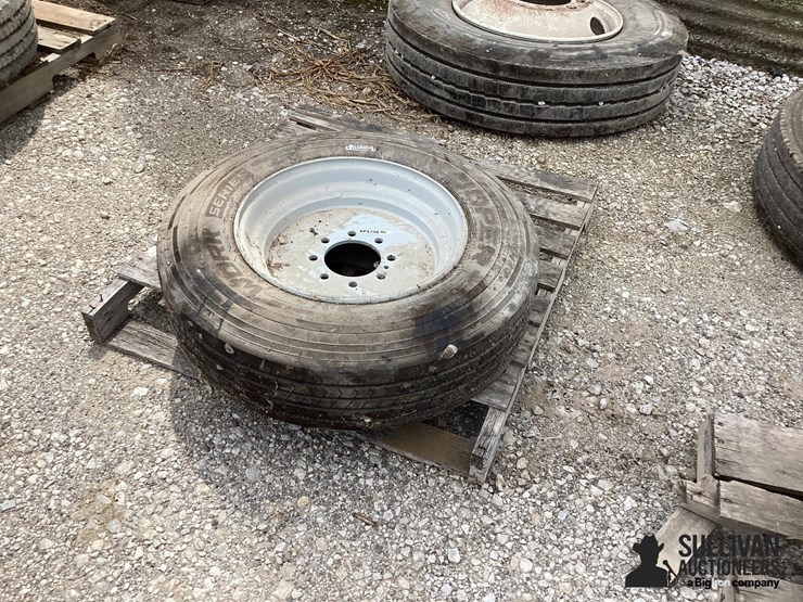 215/75r17.5-tire-&-rim-image-9