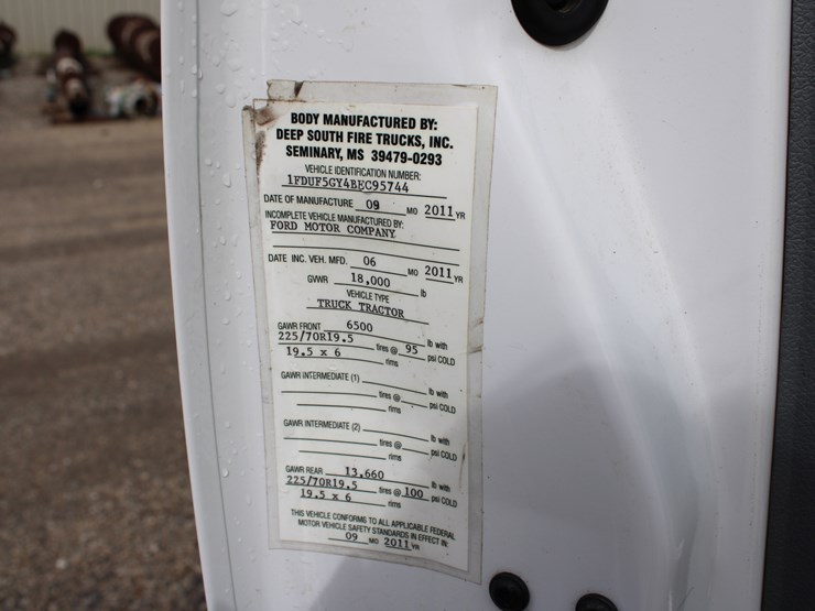 2011-ford-f550-image-13