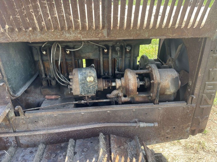 caterpillar-twenty-crawler-image-30