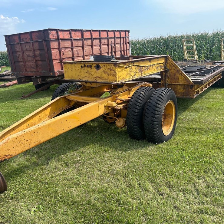 CUSTOM TRAILER
