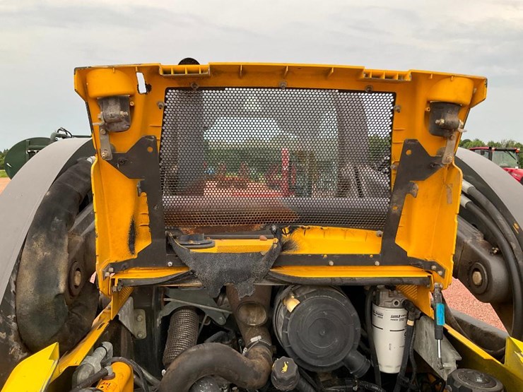 2015-new-holland-l223-image-24