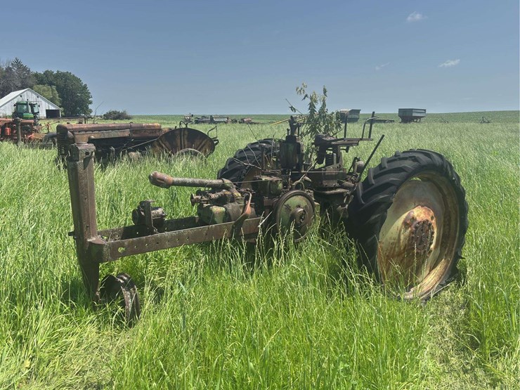john-deere-model-b-image-1