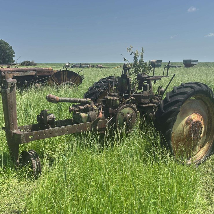 JOHN DEERE MODEL B