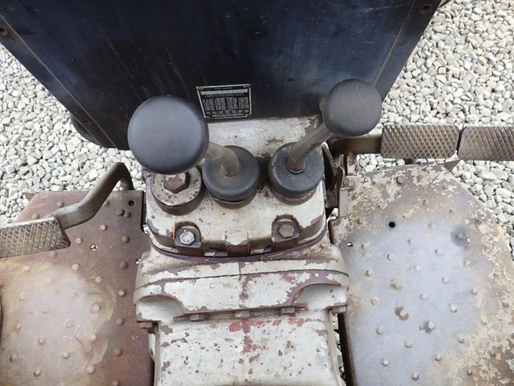 massey-ferguson-255-image-23