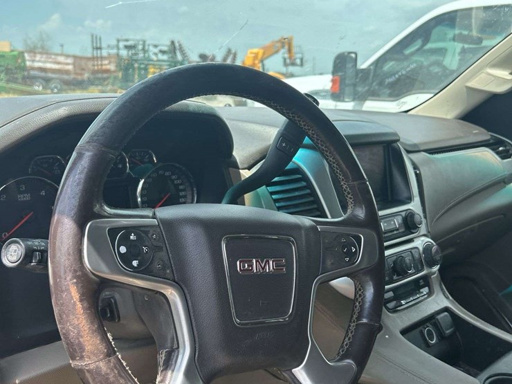 2015-gmc-yukon-xl-image-29