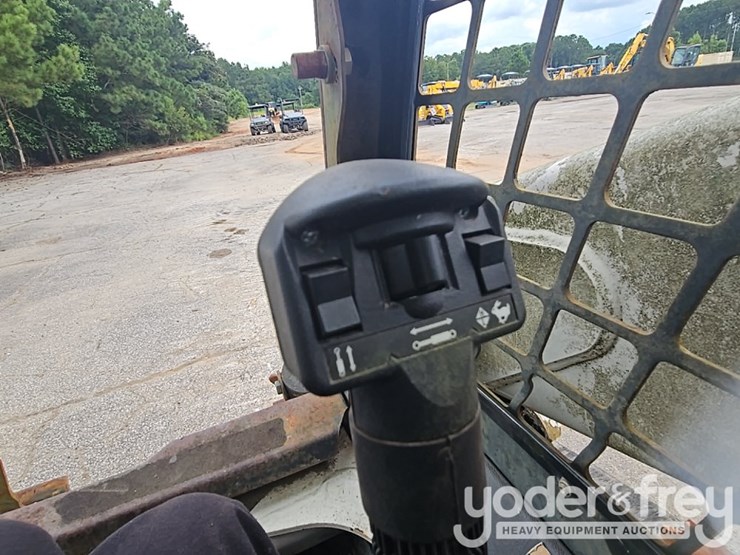 2007-bobcat-t300-image-45