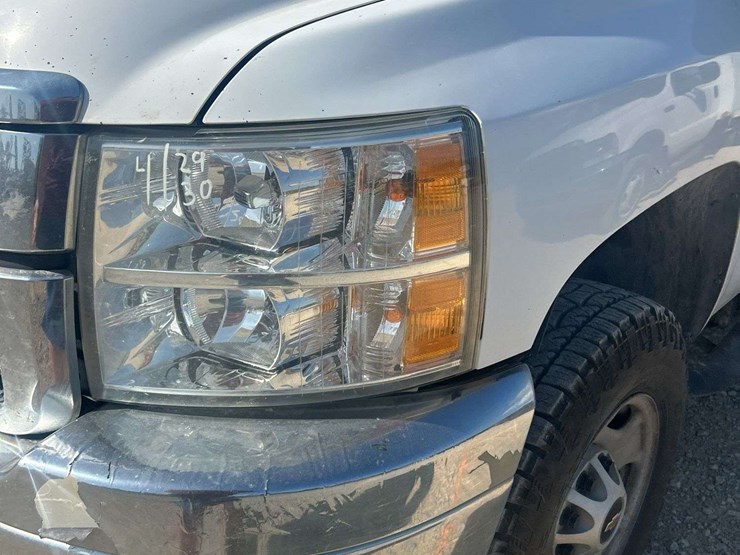 2011-chevy-2500-ext-cab-4x4-pickup-image-10