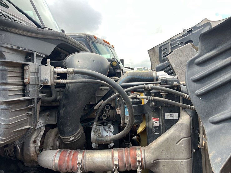 2017-freightliner-s/a-daycab-truck-*inop-image-29