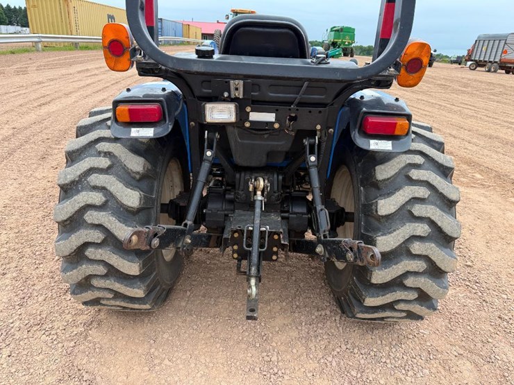 2010-new-holland-boomer-30-image-20