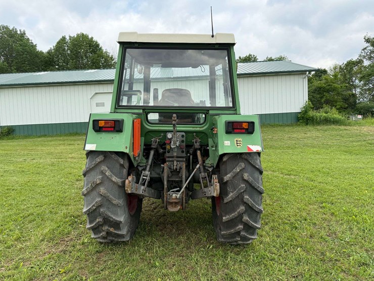 one-owner-fendt-305-lsa-with-loader-image-7