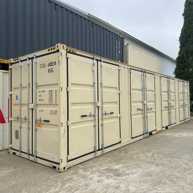 #4420 • 40' High Cube Shipping Container