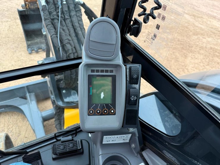 2021-deere-60g-image-53