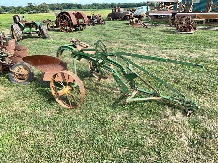 john-deere-single-btm-plow-image-1