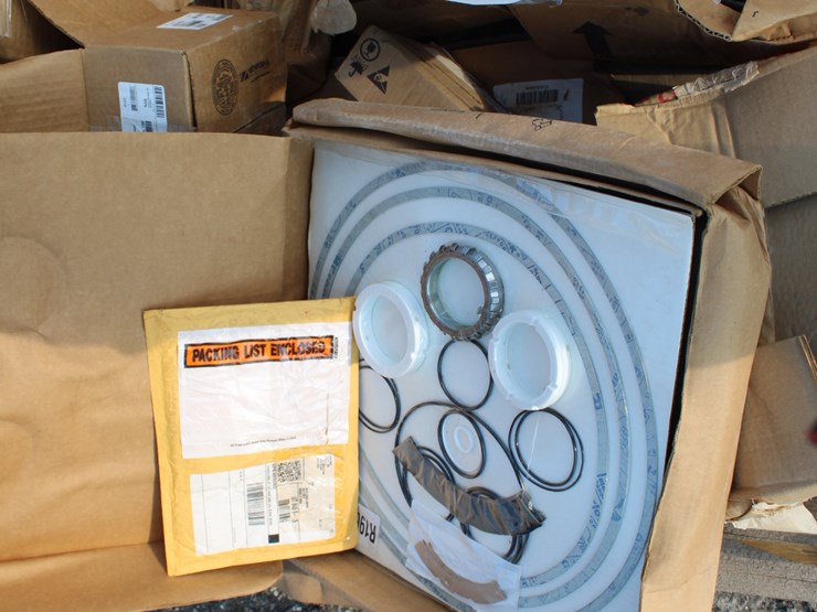 #1036-•-misc-gauges,-transmitters,-and-repair-kit-image-2