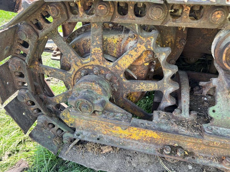 caterpillar-thirty-image-59