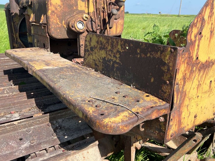 caterpillar-twenty-two-image-29