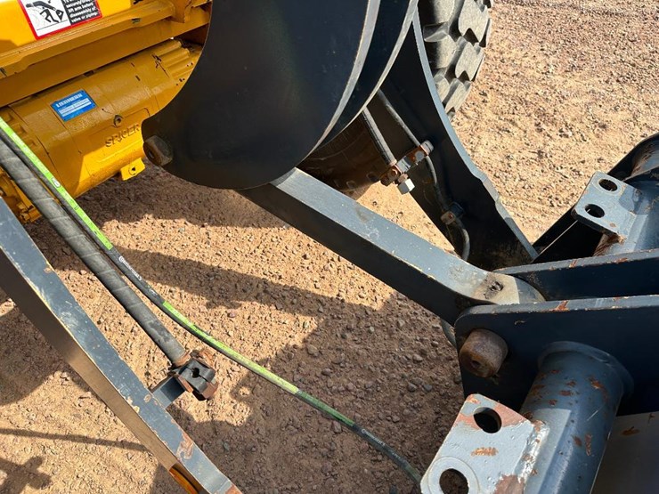 2014-deere-344k-image-40
