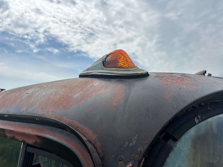 chevy-400-truck-with-minneapolis-moline-corn-sheller-image-48