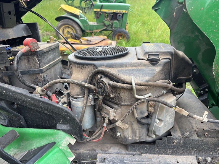 john-deere-x300-image-32