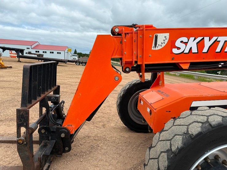 2015-sky-trak-6042-image-29
