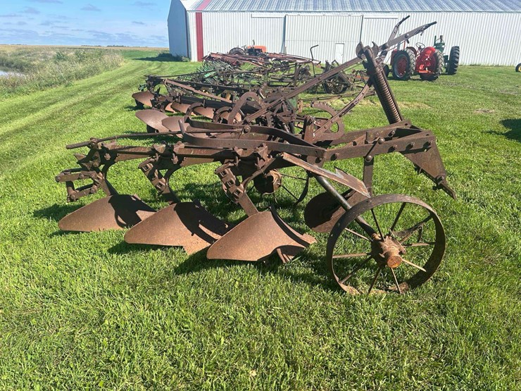 john-deere-plow-image-6