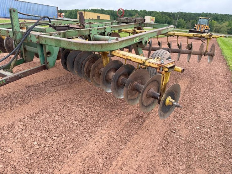 john-deere-210-image-12