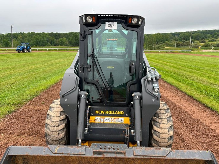 2021-new-holland-l334-image-14