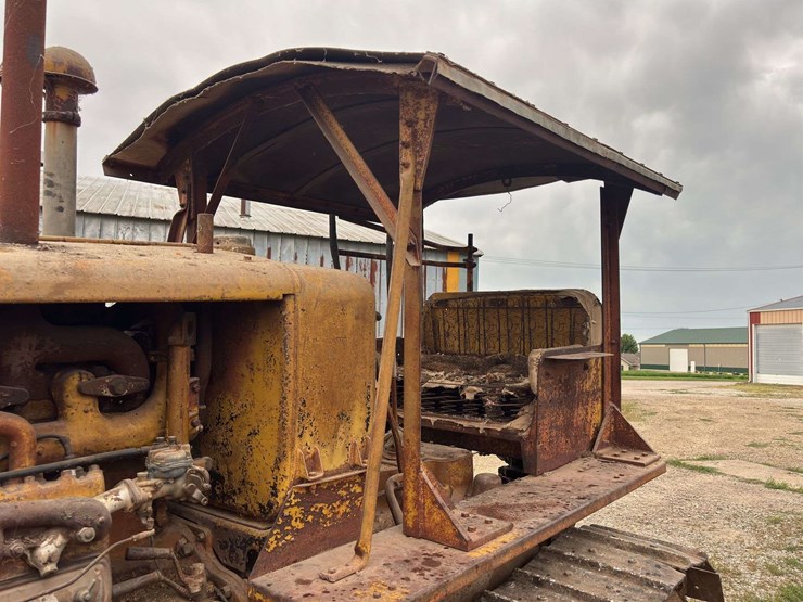 caterpillar-forty-diesel-crawler-image-36