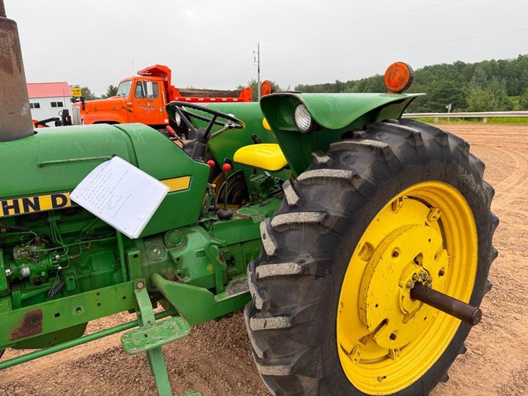 1980-john-deere-2240-image-14